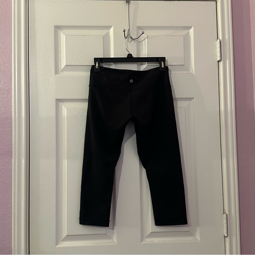 Lululemon Athletica Low Rise Capri Leggings